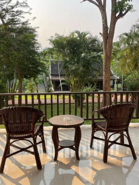 Nam Ou Riverside Resort