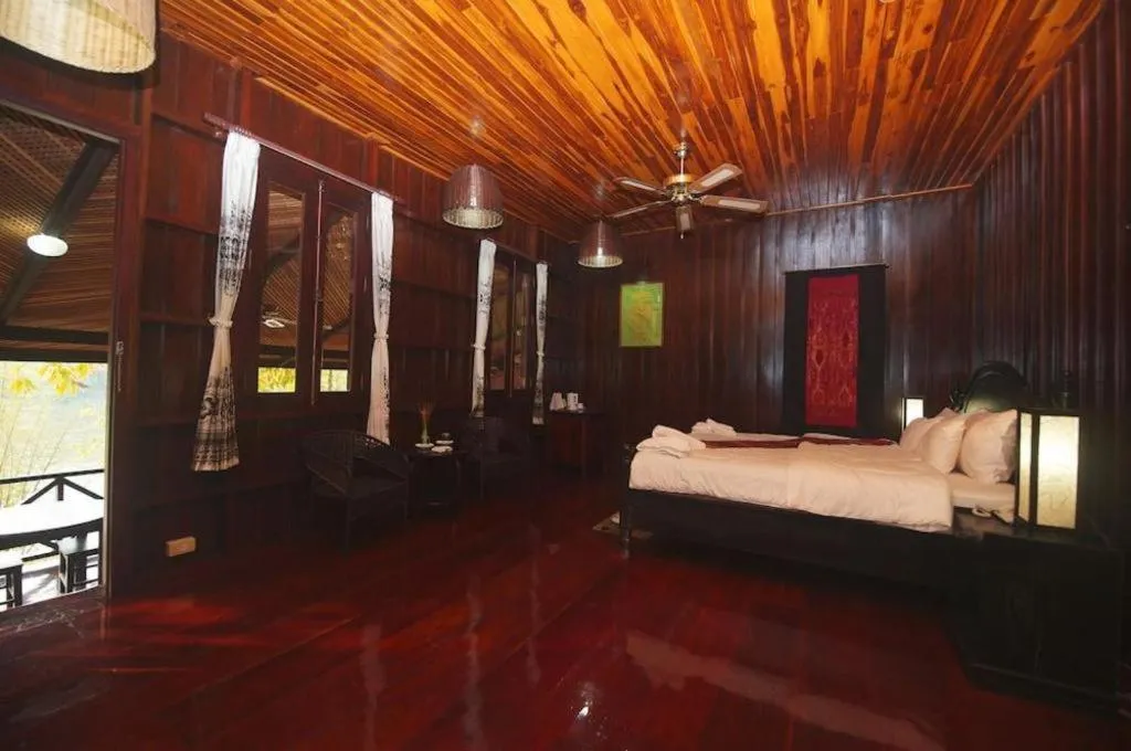 Bed in Nam Ou Riverside Resort