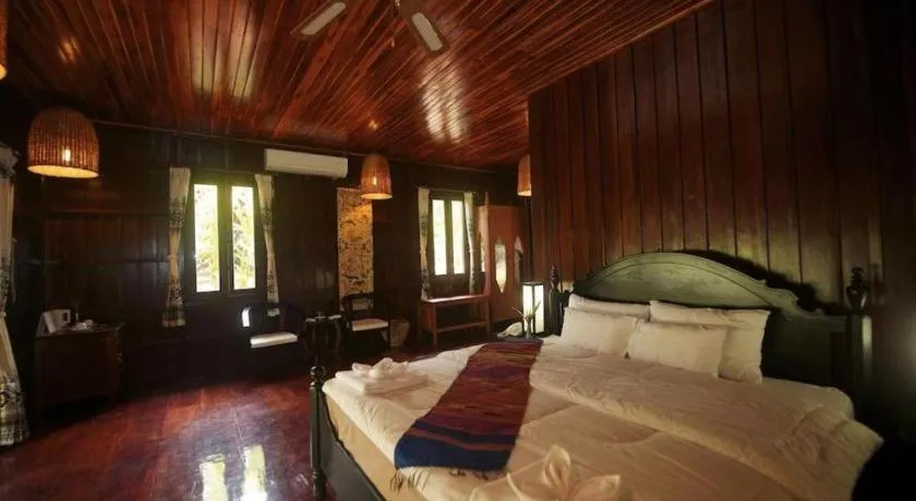 Bed in Nam Ou Riverside Resort