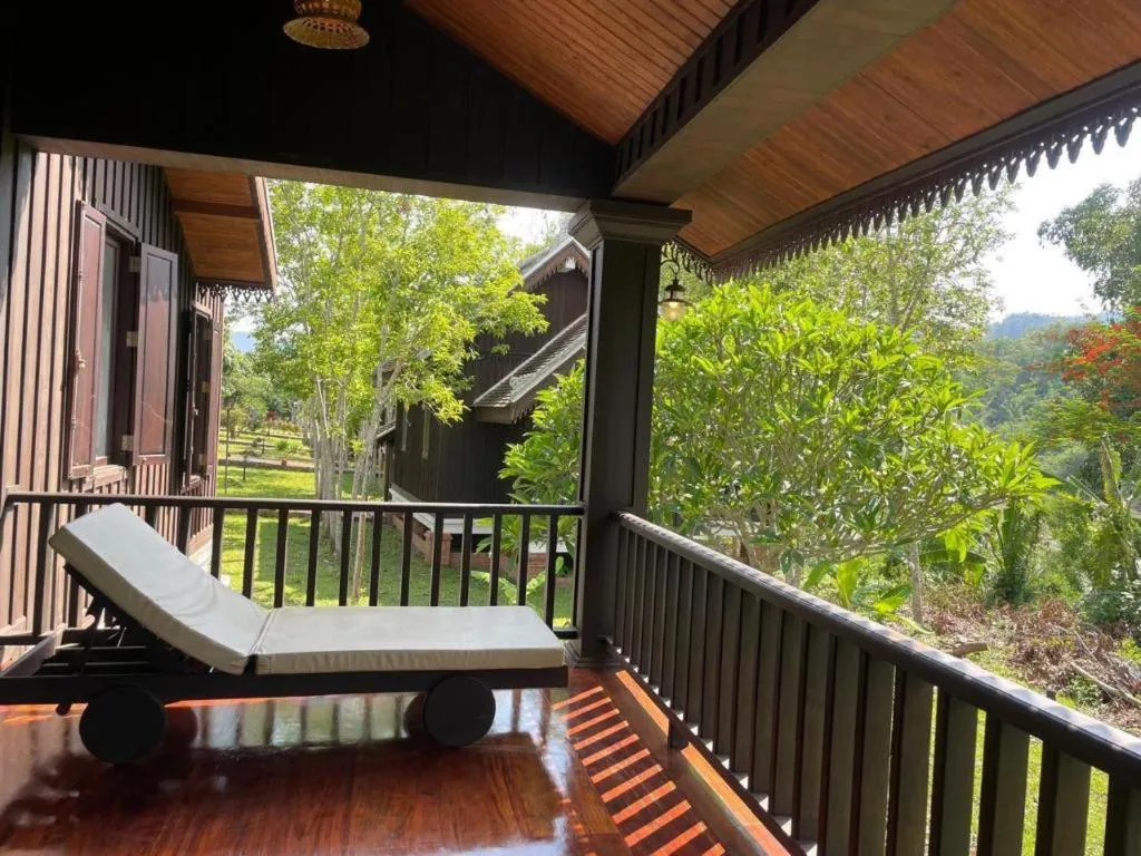 Nam Ou Riverside Resort