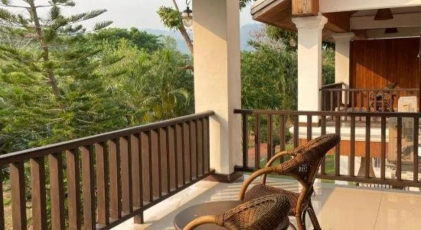 Nam Ou Riverside Resort