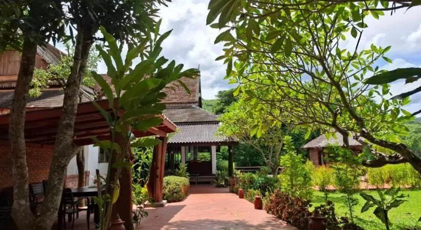 Nam Ou Riverside Resort