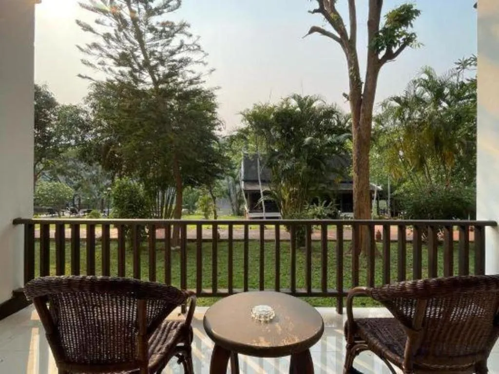 Nam Ou Riverside Resort