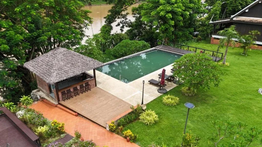 Nam Ou Riverside Resort