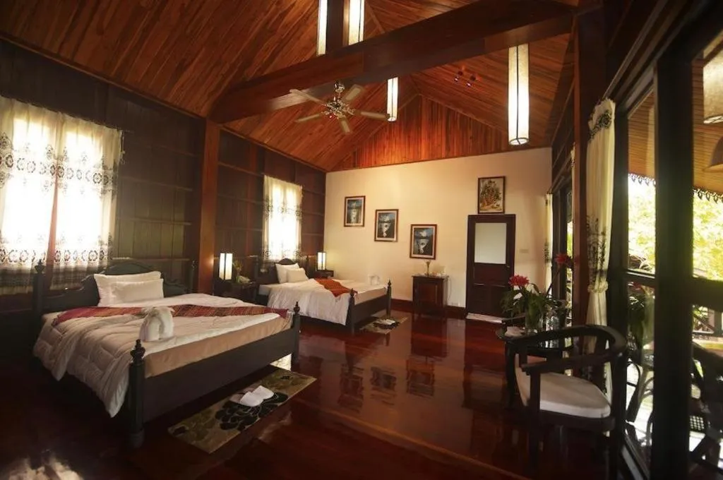 Bed in Nam Ou Riverside Resort