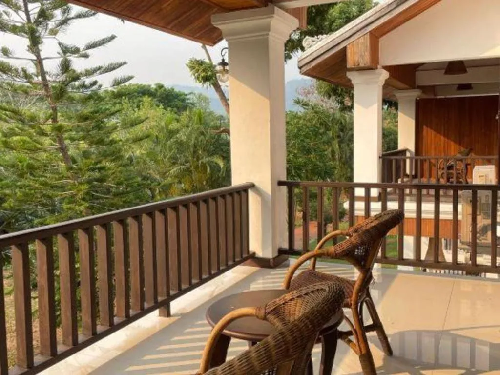 Nam Ou Riverside Resort