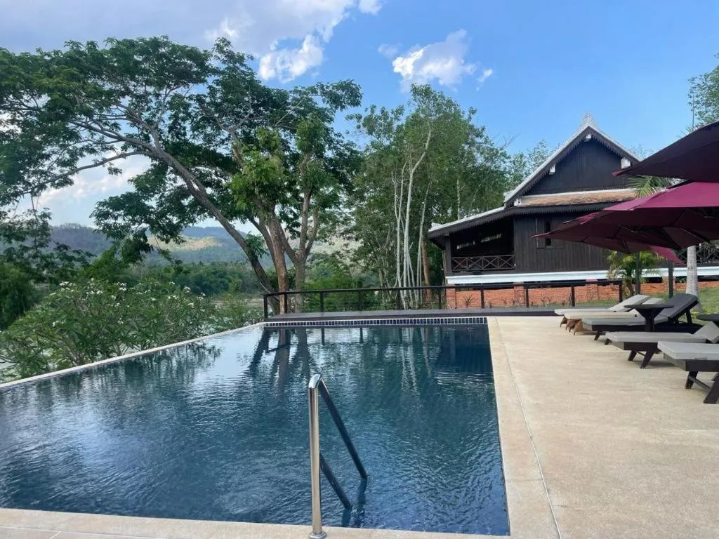 Nam Ou Riverside Resort