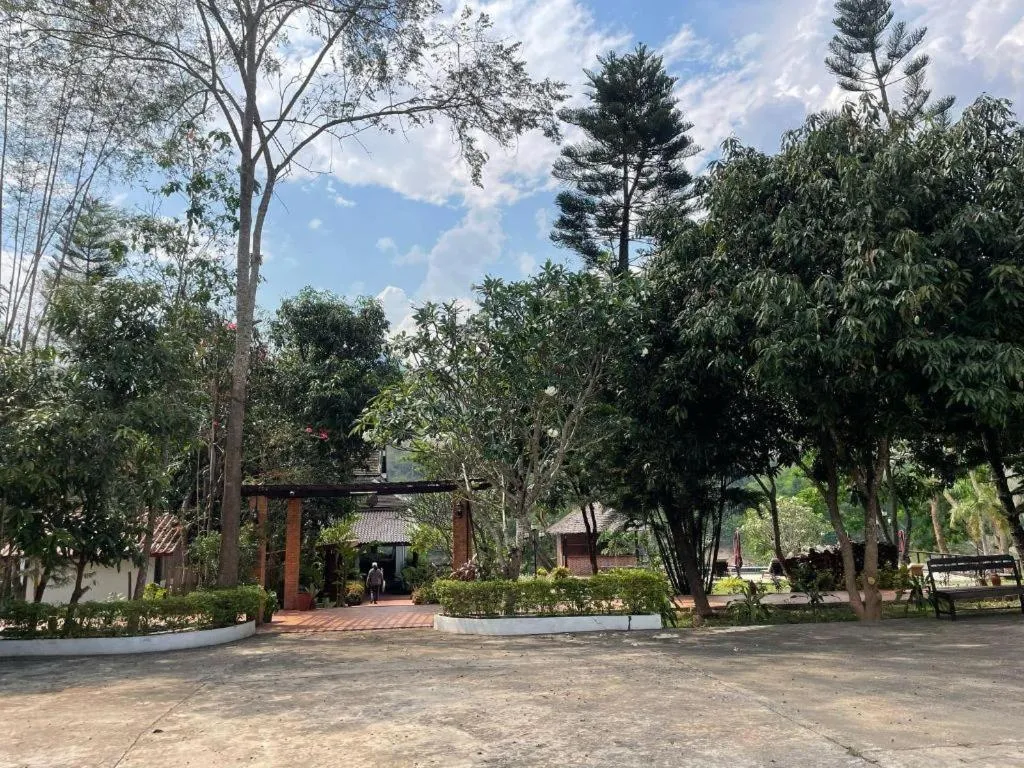 Nam Ou Riverside Resort