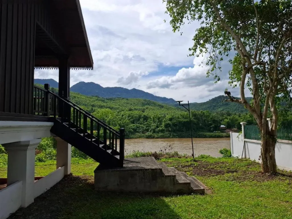 Nam Ou Riverside Resort