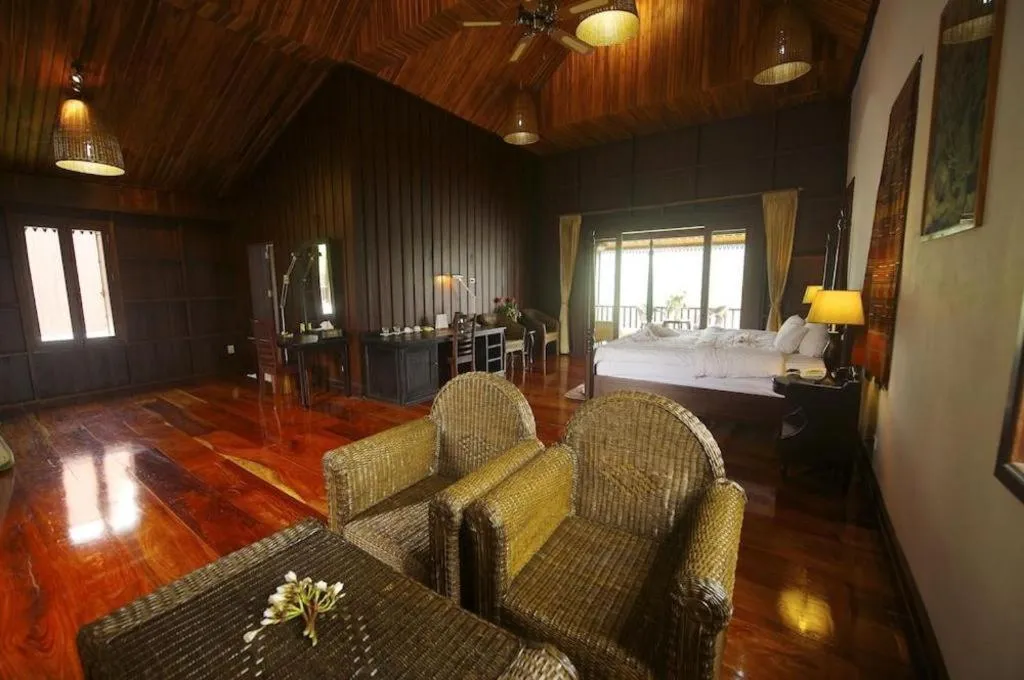 Nam Ou Riverside Resort