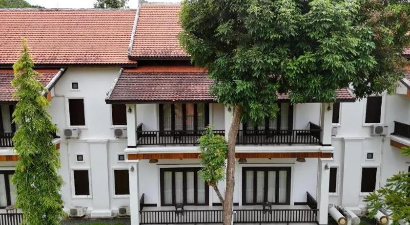 Nam Ou Riverside Resort