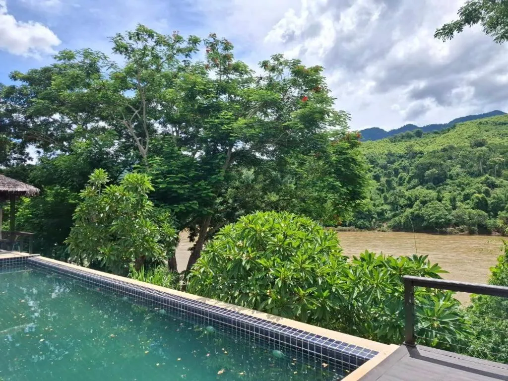 Nam Ou Riverside Resort