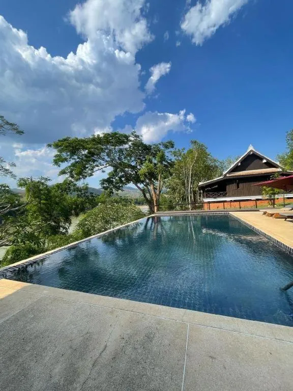 Nam Ou Riverside Resort