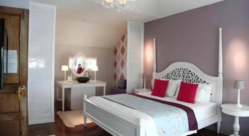 Bed in Baan Hmon-Oon