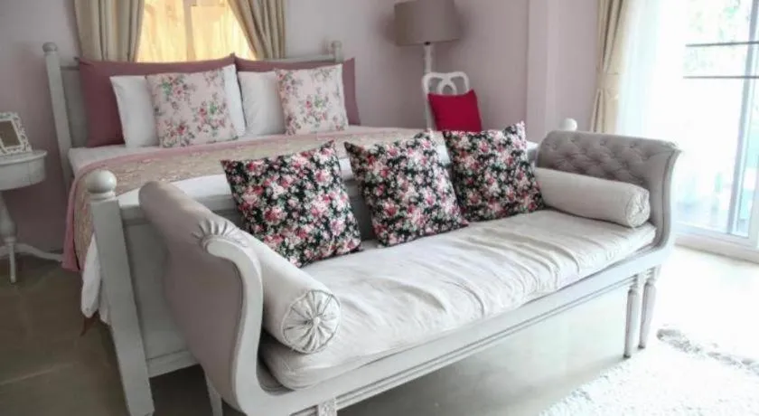 Bed in Baan Hmon-Oon