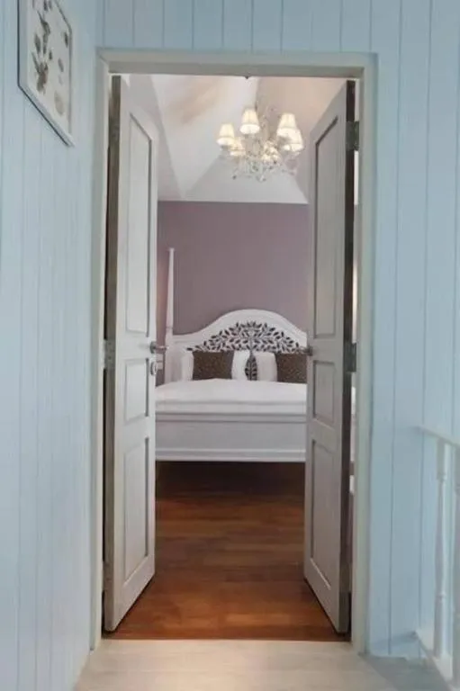 Bed in Baan Hmon-Oon