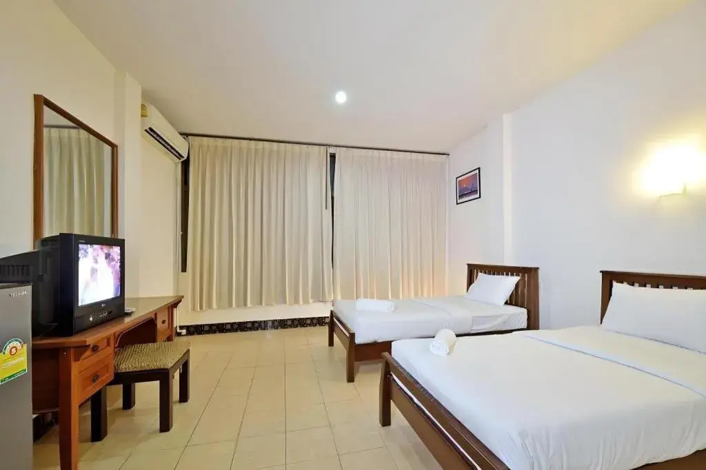 Bed in Krabi Grand Place Hotel Bed in Krabi Grand Place Hotel