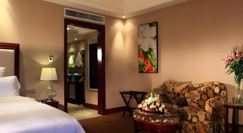 Bed in Babylon Hotel