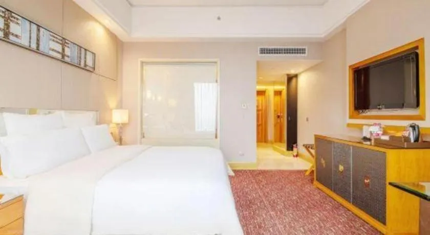 Bed in Babylon Hotel