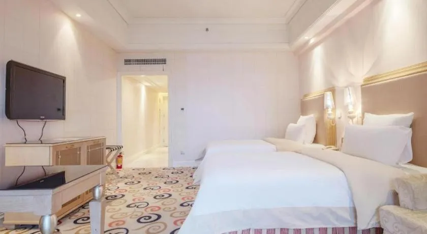 Bed in Babylon Hotel