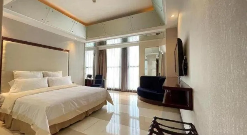 Bed in Babylon Hotel