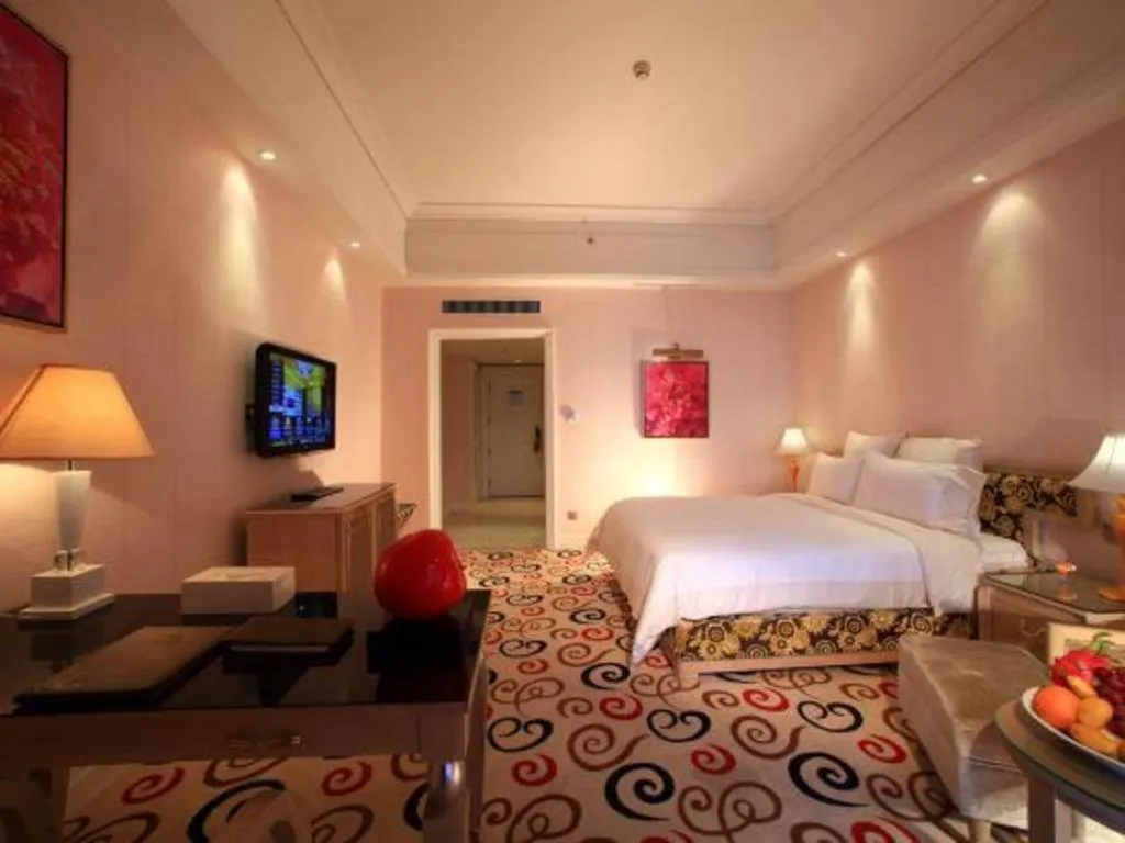 Bed in Babylon Hotel