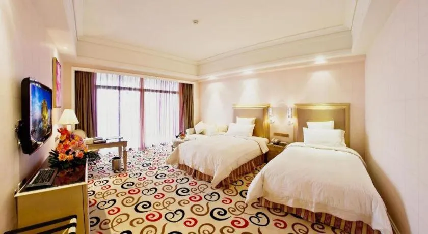 Bed in Babylon Hotel