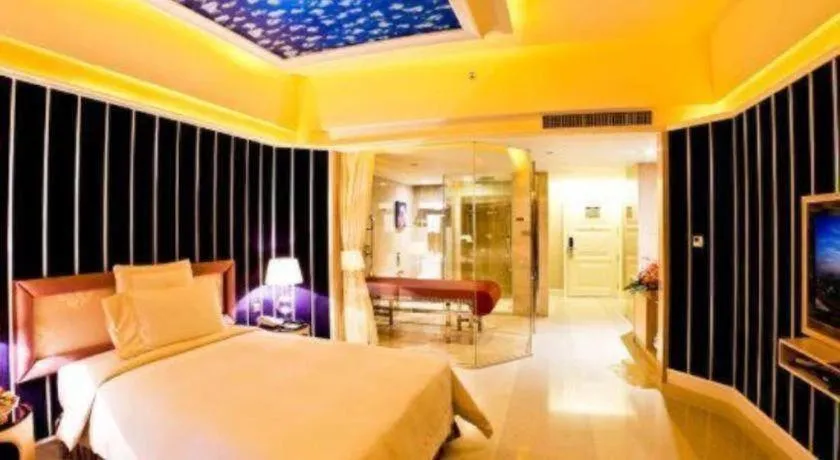 Bed in Babylon Hotel