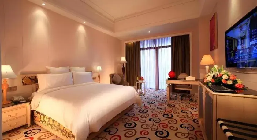 Bed in Babylon Hotel Bed in Babylon Hotel