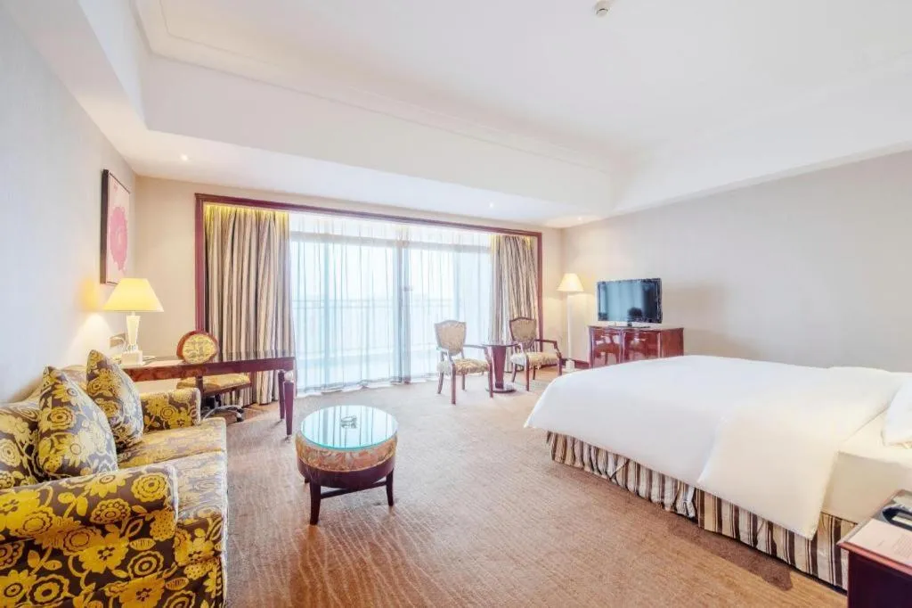 Bed in Babylon Hotel