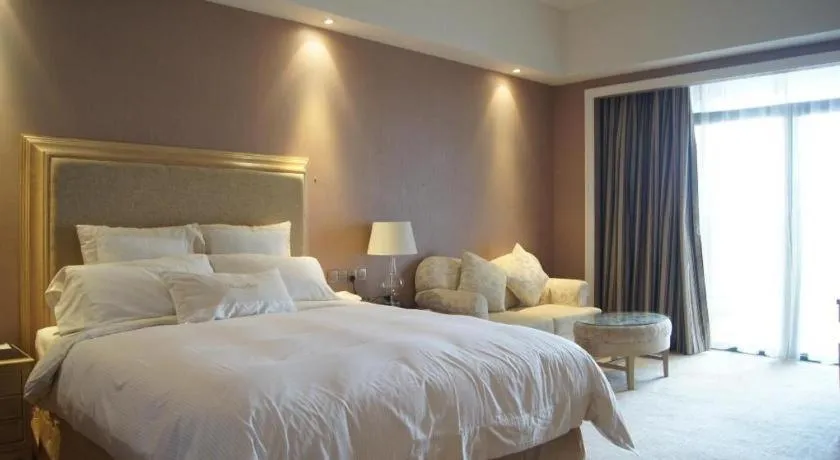 Bed in Babylon Hotel