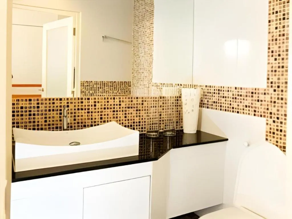 R-Con Blue Ocean Hotel