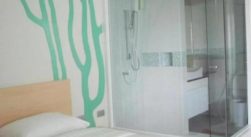 R-Con Blue Ocean Hotel