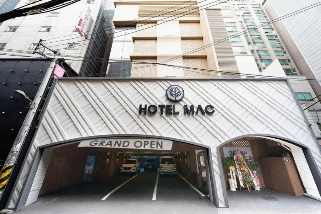 Mac Hotel