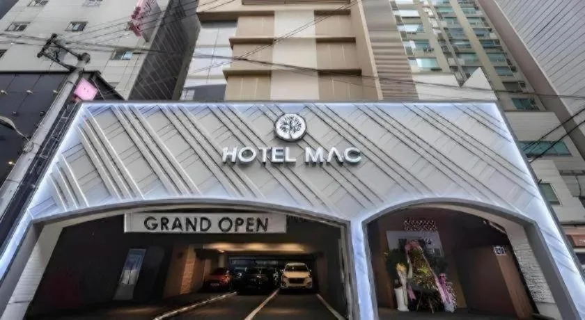 Mac Hotel