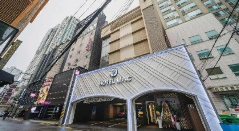 Mac Hotel