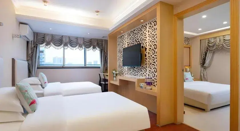 Bed in Wings Hotel Bed in Wings Hotel