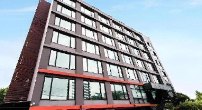 B2 Bangkok Srinakharin Boutique & Budget Hotel