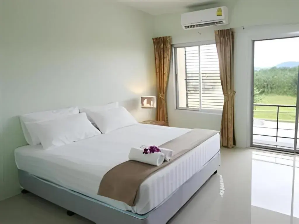 Bed in Palm Hill Resort Bed in Palm Hill Resort