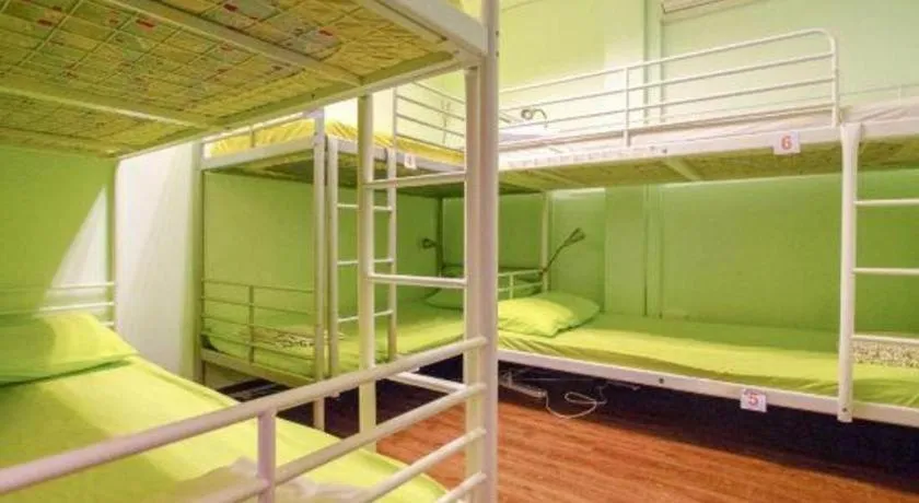 Bed in Vintage Inn @ Clarke Quay