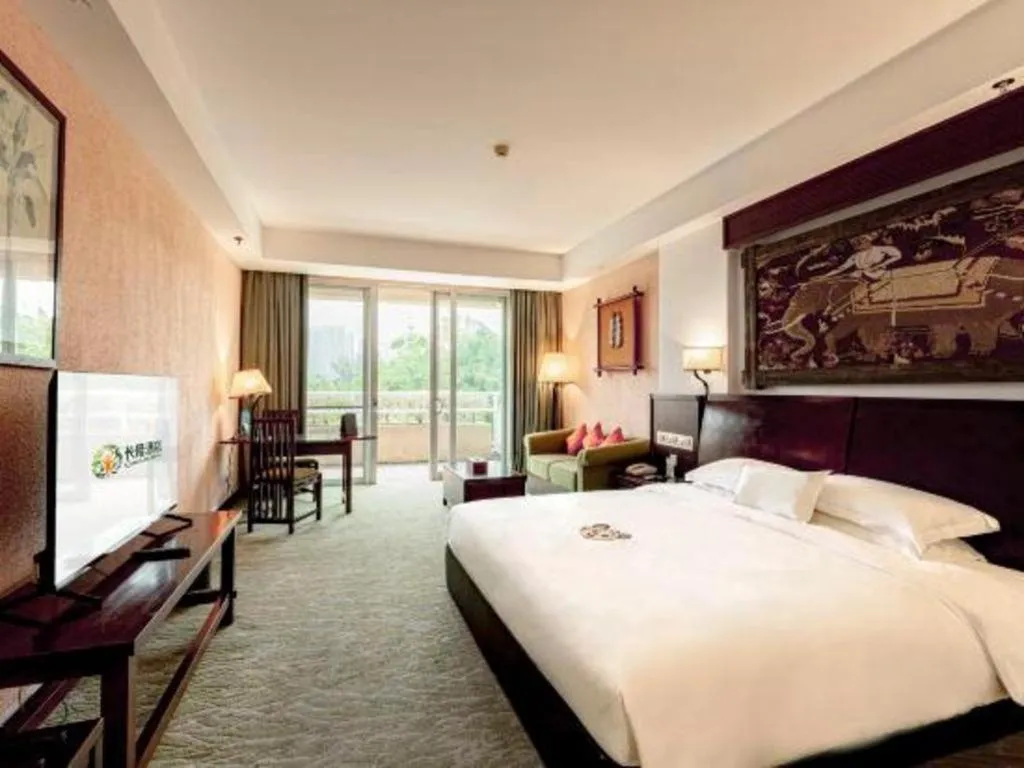 Bed in Chimelong Hotel