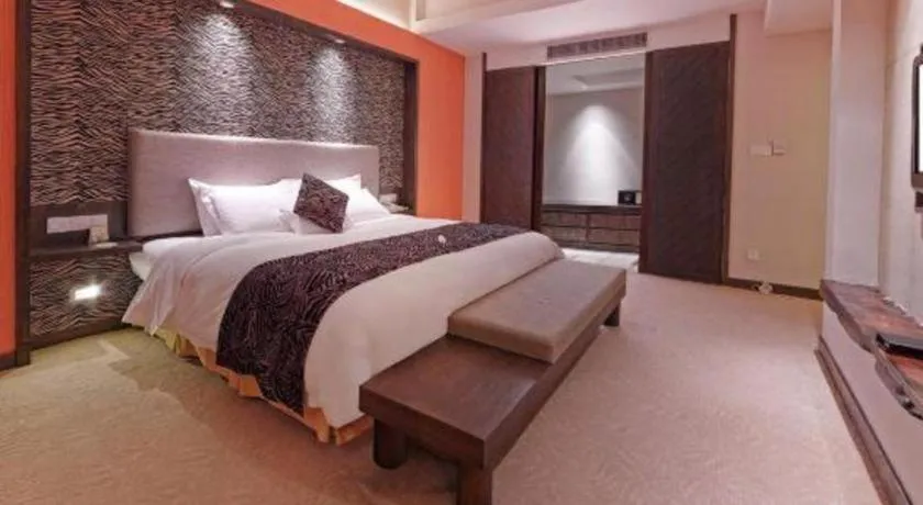 Bed in Chimelong Hotel