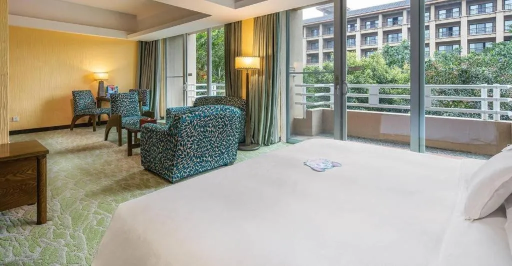 Bed in Chimelong Hotel