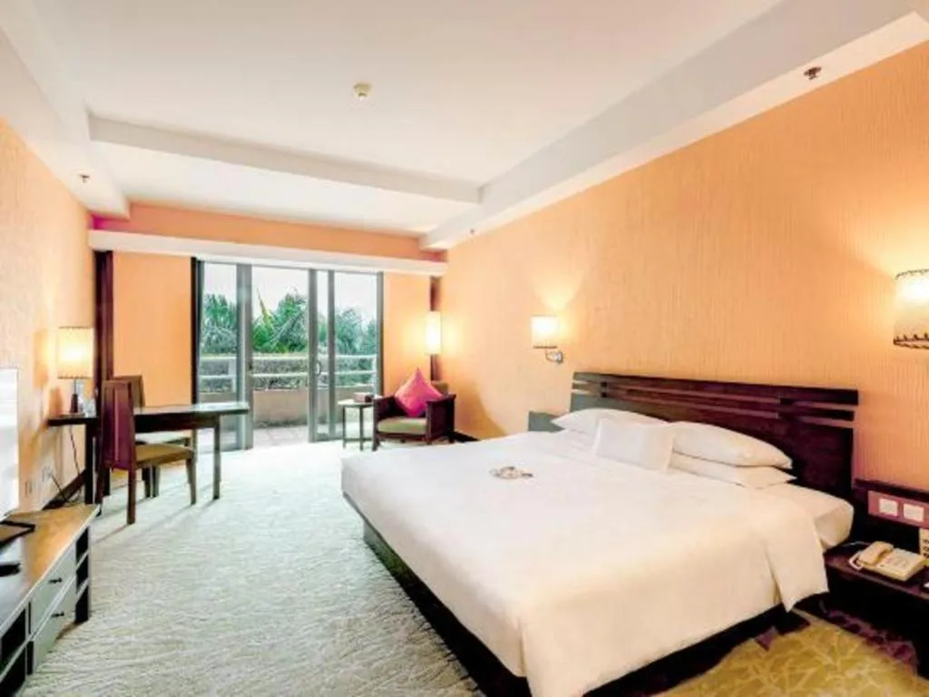 Bed in Chimelong Hotel