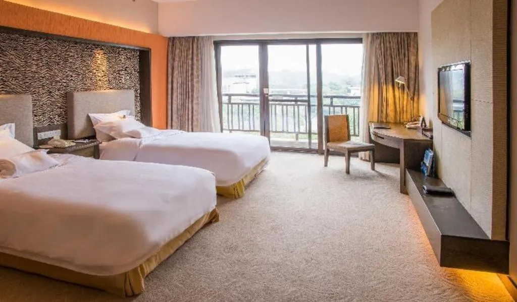 Bed in Chimelong Hotel