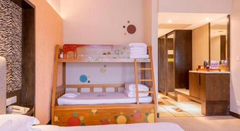 Bed in Chimelong Hotel