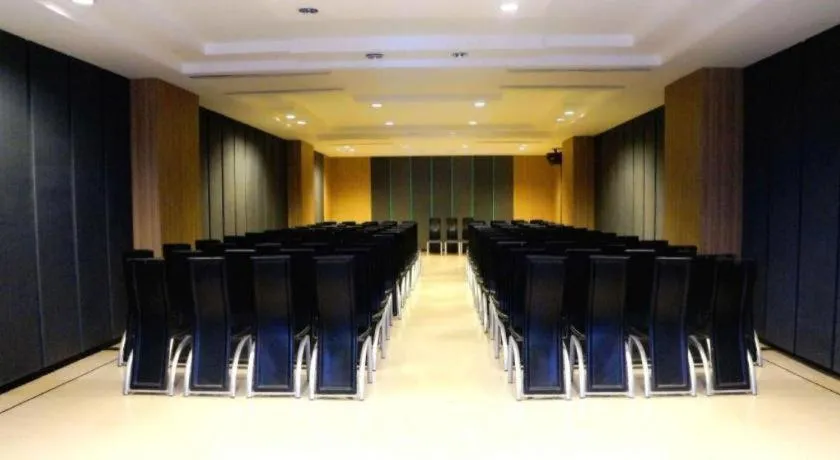 Orchardz Hotel Gajah Mada