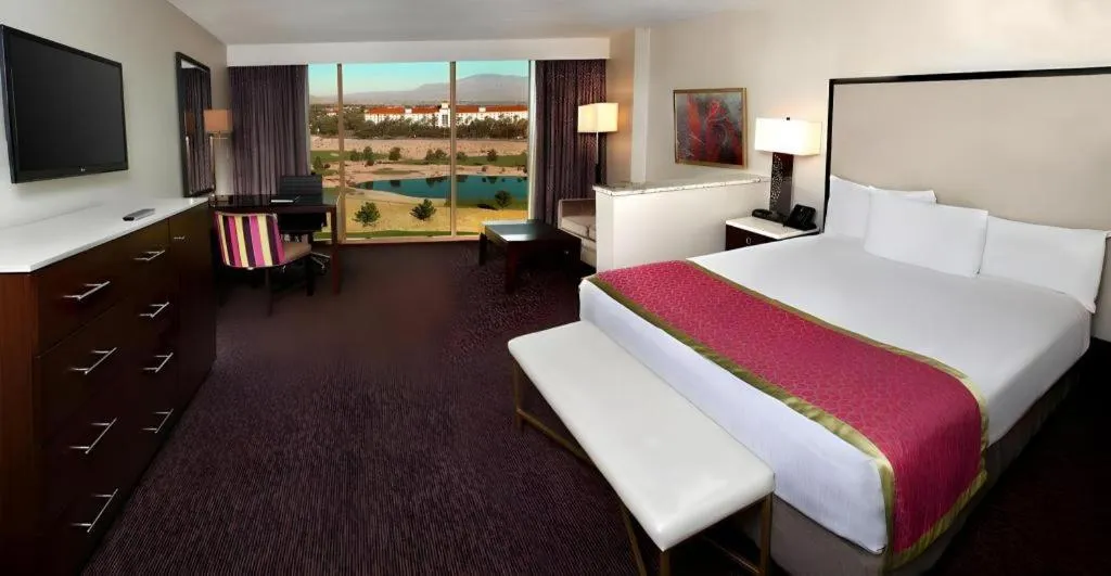 Bed in Suncoast Hotel and Casino