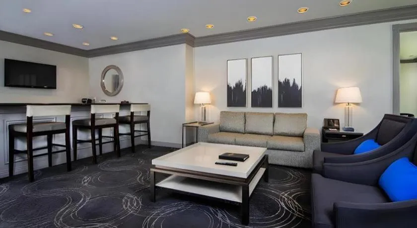 Suncoast Hotel and Casino