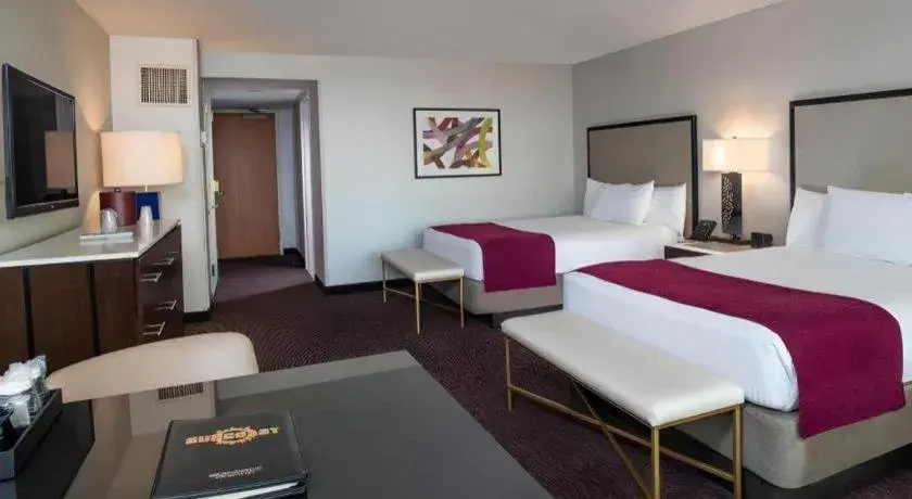 Bed in Suncoast Hotel and Casino Bed in Suncoast Hotel and Casino